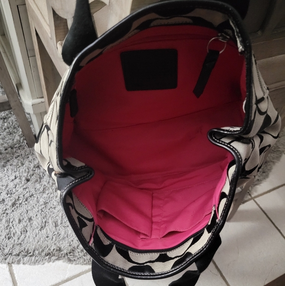 Coach Signature C Canvas Bag - Picture 11 of 11